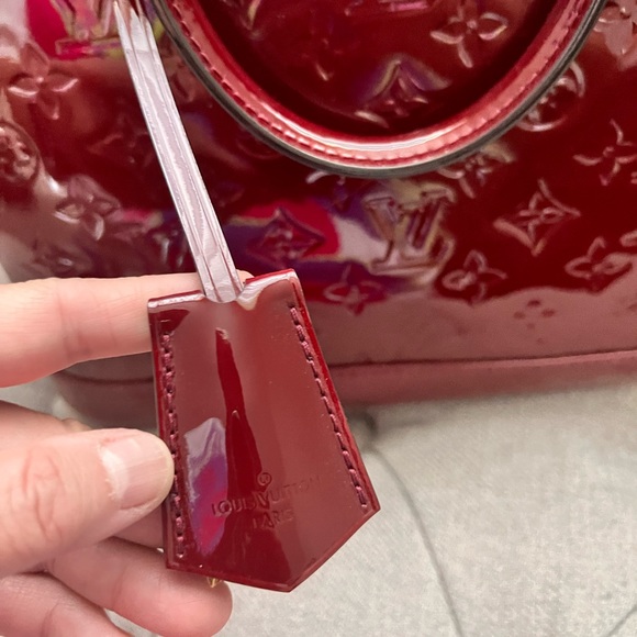 Authentic Louis Vuitton Alma Vernis Mm size in Excellent Condition - Picture 4 of 14